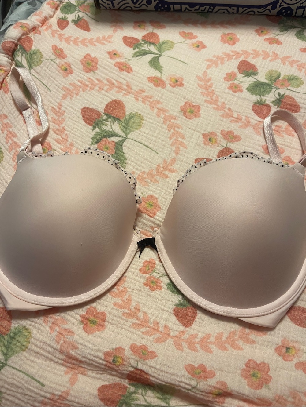 Victoria Secret Light Pink T-Shirt Bra with Lace Trim